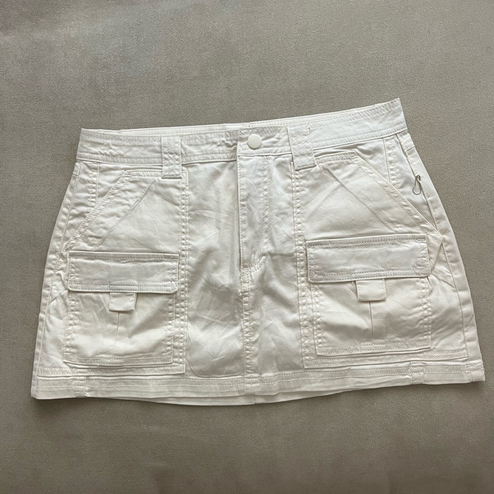 Forever 21 Cream Cargo Mini Skirt